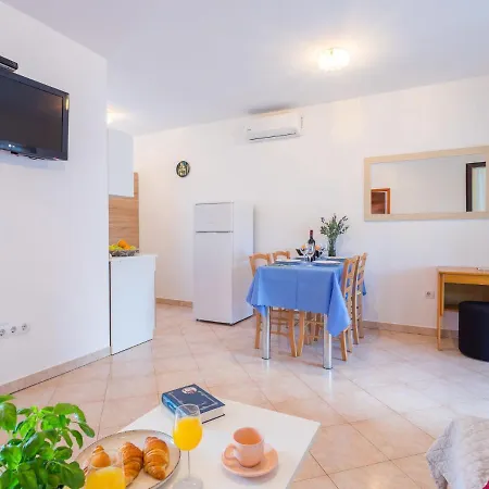 Apartament Tireli - Prc144 By Interhome